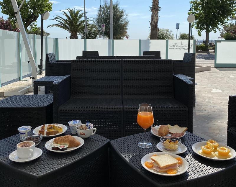Hotel Petite Fleur Alba Adriatica Exterior photo