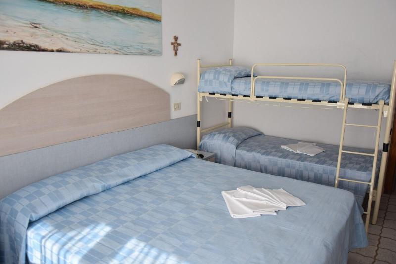 Hotel Petite Fleur Alba Adriatica Exterior photo