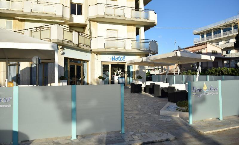 Hotel Petite Fleur Alba Adriatica Exterior photo